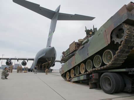 Spiegel: NATO Tramp Yevropadan AQSh qo‘shinlarini olib chiqib ketishidan xavotirlanmoqda  