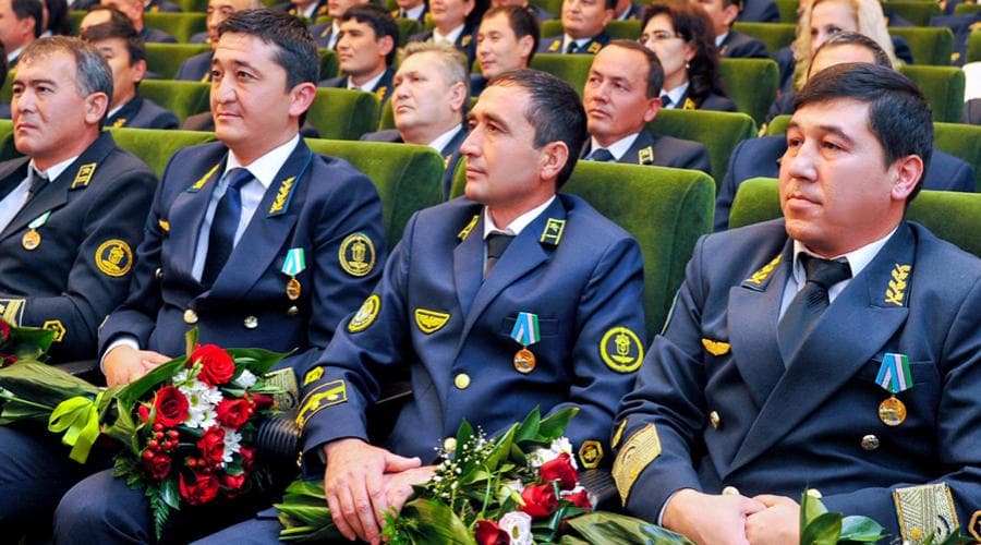 Prezident bir guruh temiryo‘lchilarni davlat mukofotlari bilan taqdirladi