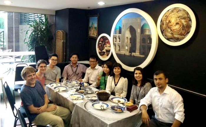 Xorijliklarni lol qoldirib kelayotgan Malayziyadagi o‘zbek milliy taomlari restoraniga marhamat! 