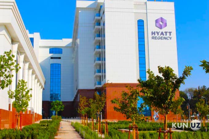 Fotoreportaj: Hyatt Regency Tashkent mehmonxonasi bo‘ylab sayohat