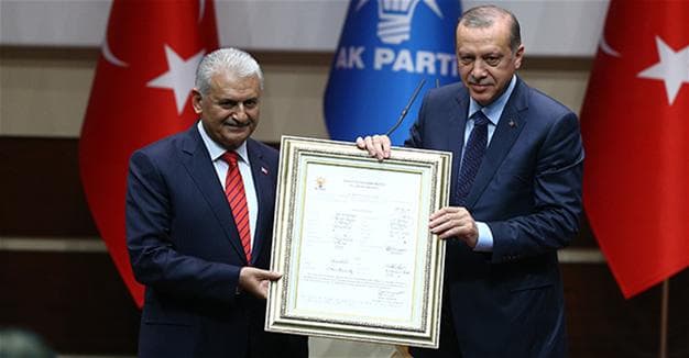 Erdo‘g‘an partiyaga qaytdi