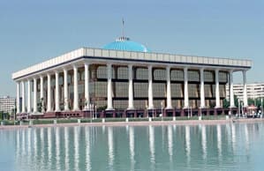 Ish o‘rinlari tashkil etish va aholi bandligini ta'minlash dasturi masalasida majlis o‘tkazildi