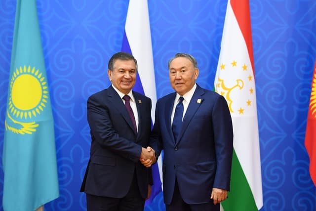 Шавкат Мирзиёев ҳафта охирида Қозоғистонга боради