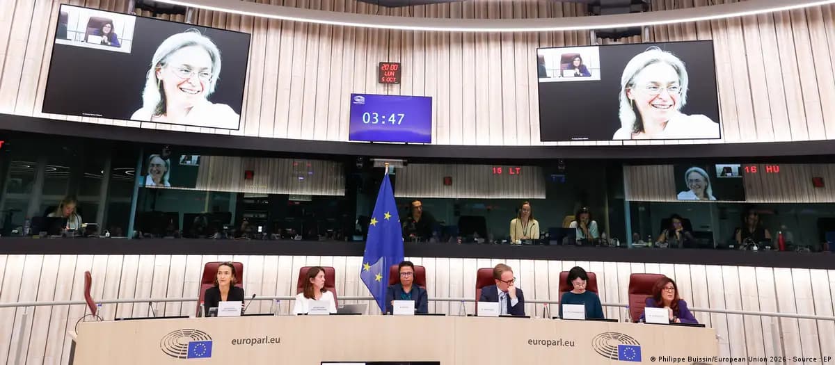 Yevroparlamentda xavf ostidagi rossiyaliklarga shoshilinch viza berish taklif qilindi