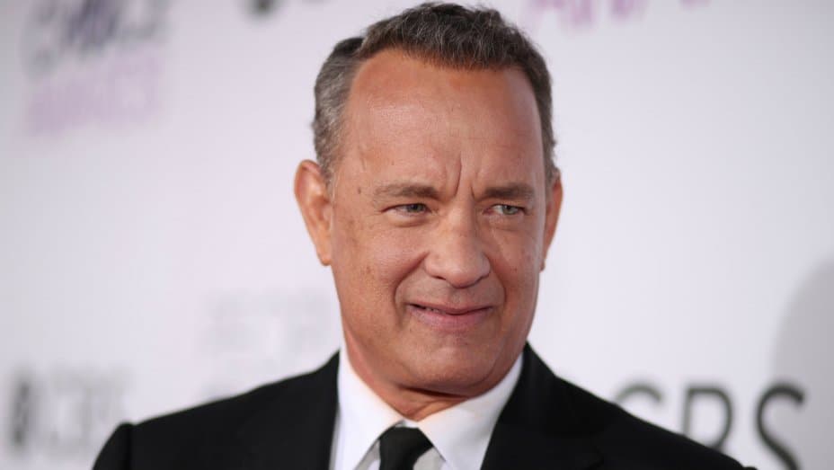 Tom Henks Oq uy jurnalistlarini nima bilan ta'minlaydi?