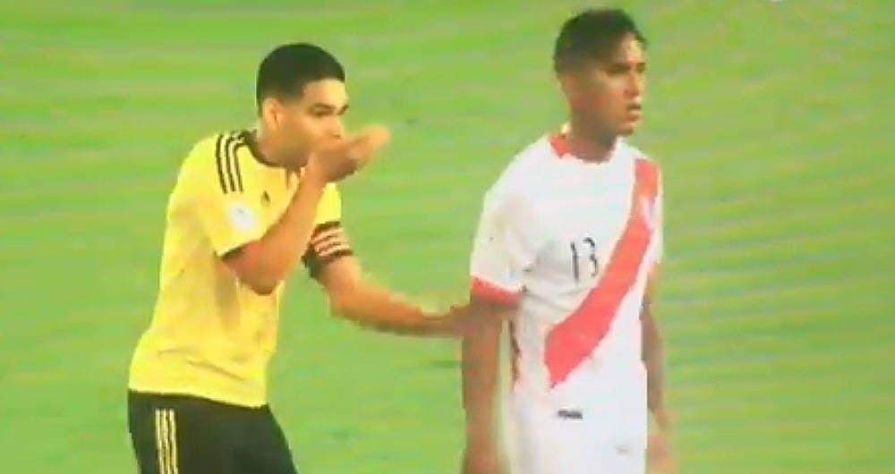 Video: Perulik futbolchi Kolumbiya bilan o‘yinda kelishuv bo‘lganini tan oldi