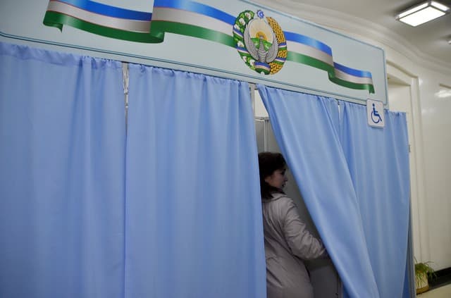 O‘zbekistonda saylov uchastkalari ochilib, prezident saylovida ovoz berish boshlandi