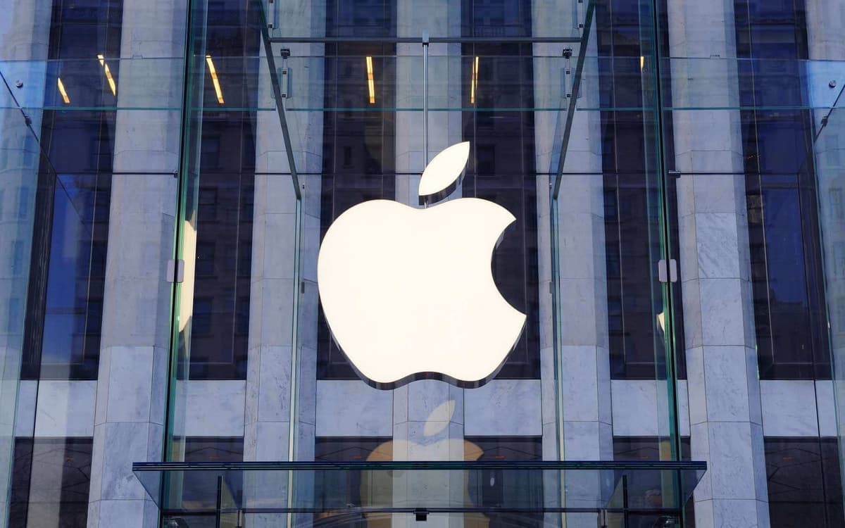 Apple яна дунёнинг энг қиммат компаниясига айланди