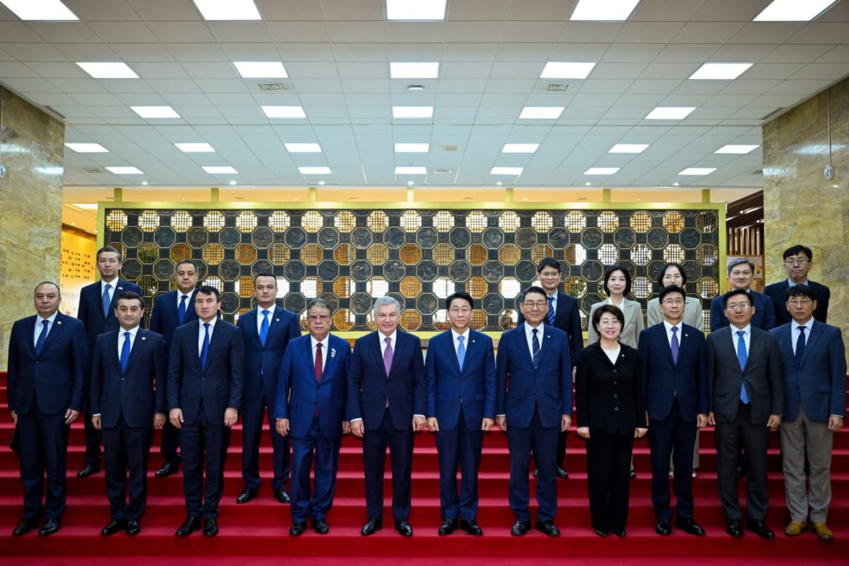 President Shavkat Mirziyoyev meets with Speaker of National Assembly of Republic of Korea