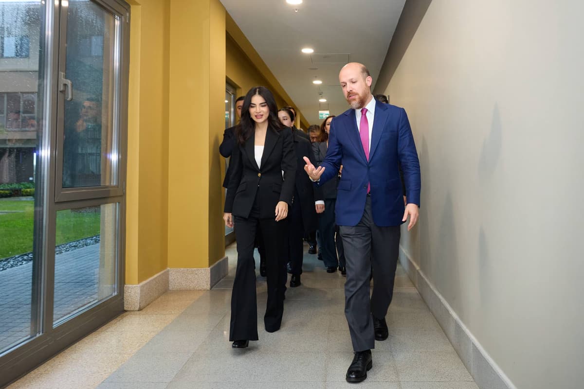 Saida Mirziyoyeva Turkiyadagi universitet va maktabga tashrif buyurdi