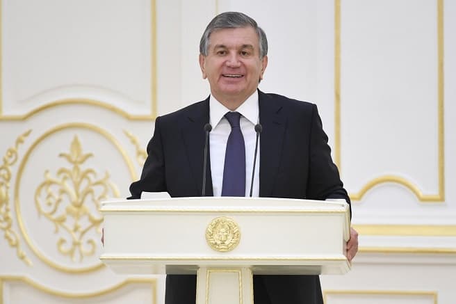 Mirziyoyev ishlab chiqarish va ijtimoiy-iqtisodiy sohalar xodimlaridan bir guruhini mukofotladi