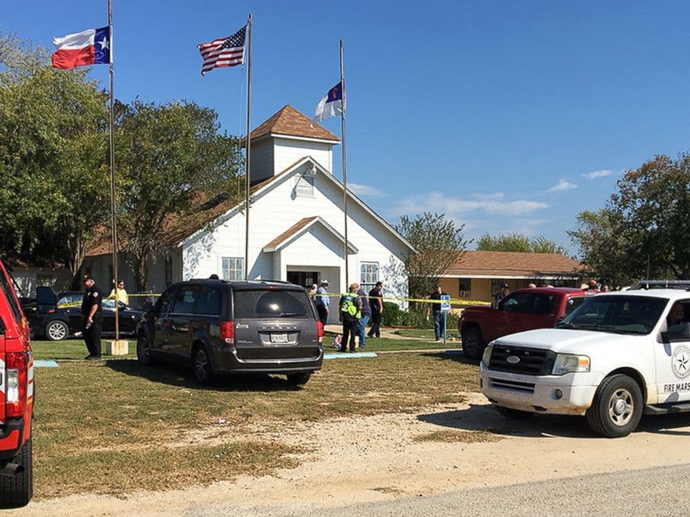 Texasdagi cherkovda 26 kishi o‘ldirildi. Ommaviy qotillikni sodir etganning shaxsi aniq