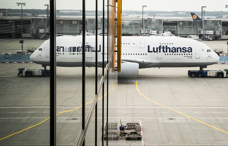 Lufthansa aviakompaniyasi uchuvchilar ish tashlashi sababli 870 reysni bekor qildi 