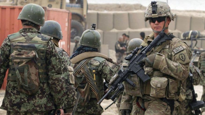 Afg‘onistonlik askar amerikalik harbiylarga o‘t ochdi