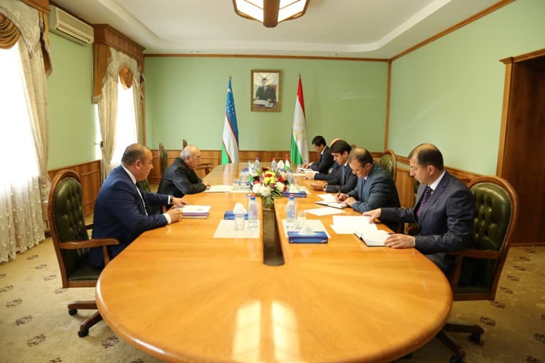 O‘zbekistonning Tojikistondagi elchisi Dushanbe hokimi Rustam Imomali bilan uchrashdi