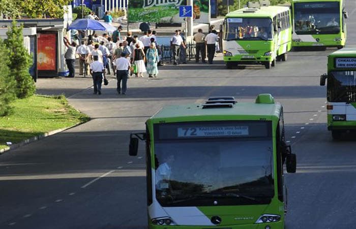 Toshkentda keksa ayoldan yo‘l haqi olmagan konduktorga mukofot berildi