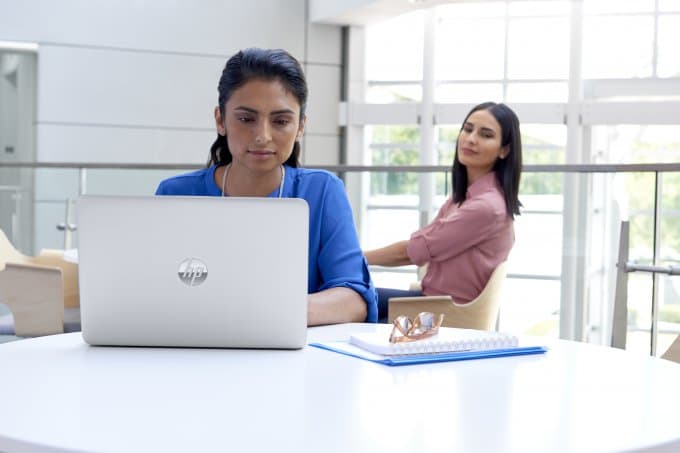 HP ноутбукларига яширинча кўз ташлашга қарши экран ўрнатилади