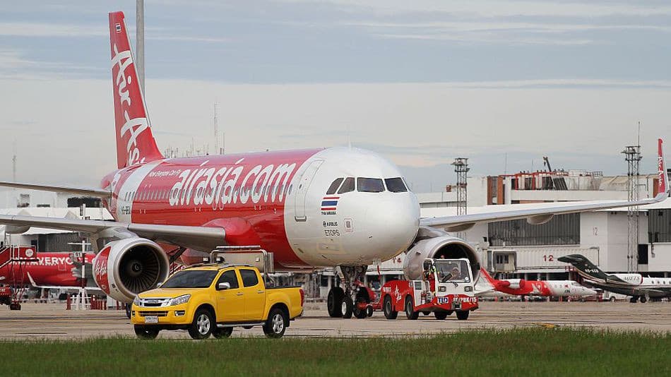 AirAsia samolyoti uchuvchilarning xatosi tufayli boshqa shaharga qo‘ndirildi