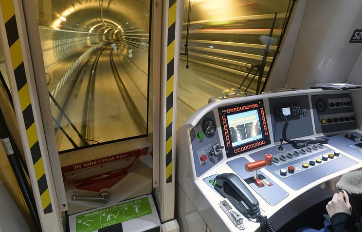 Budapesht metrosida ikkita poyezd to‘qnashib ketdi 