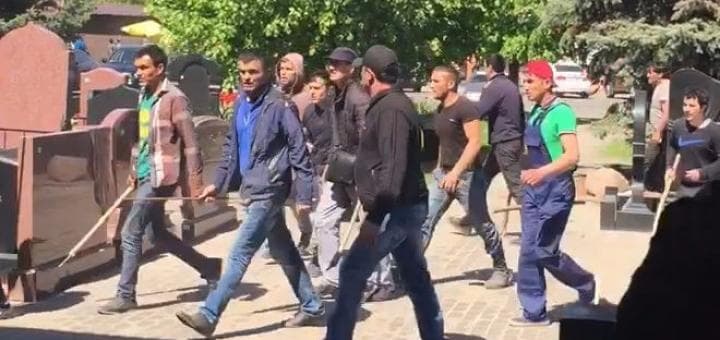 Tojikiston prezidenti Moskva qabristonidagi janjal to‘g‘risida xavotirini bildirdi