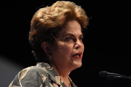 Braziliyaning sobiq prezidenti unga lavozimi qaytarilishini talab qilmoqda 