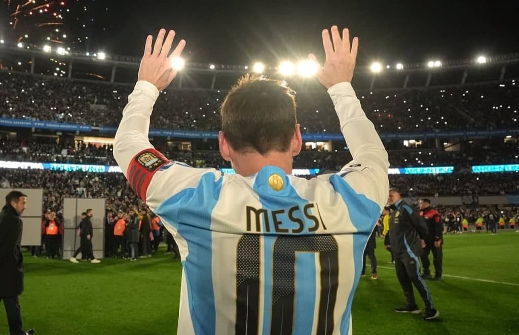 Messi Argentina milliy jamoasidagi faoliyatini yakunlaganini eʼlon qildi