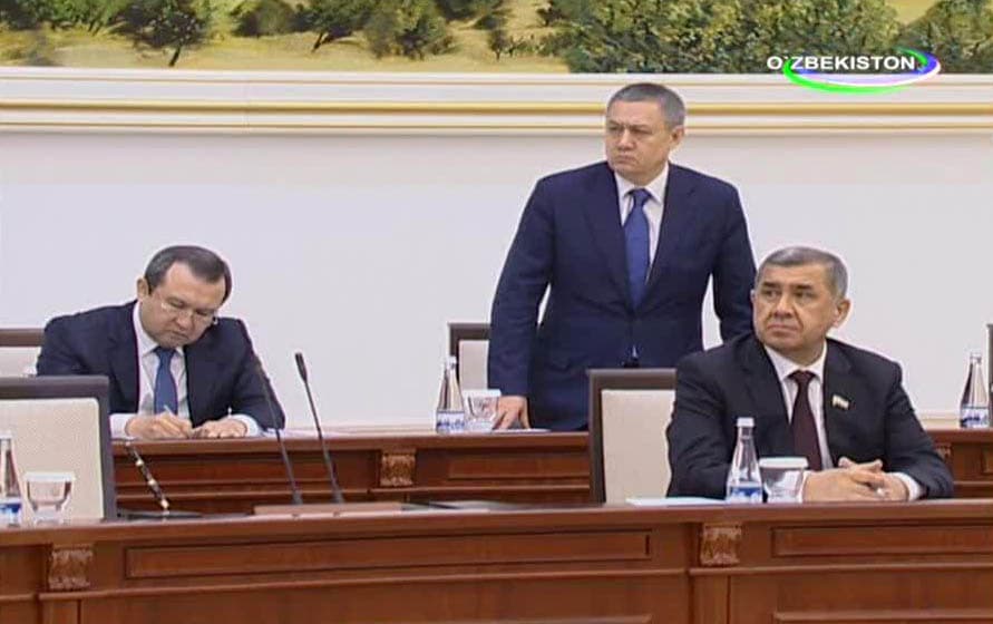 Prezident Rustam Azimovni tanqid qildi