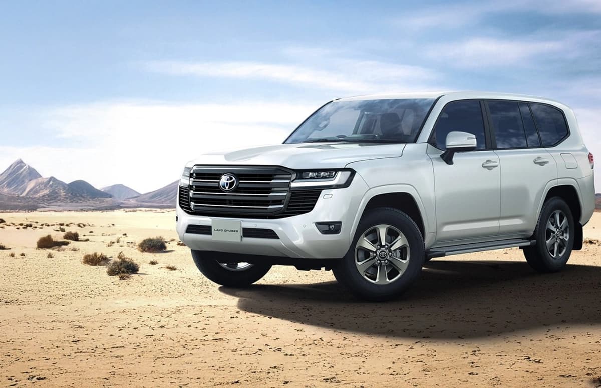 Yangilangan Toyota Land Cruiser 300 gibridi taqdim etildi