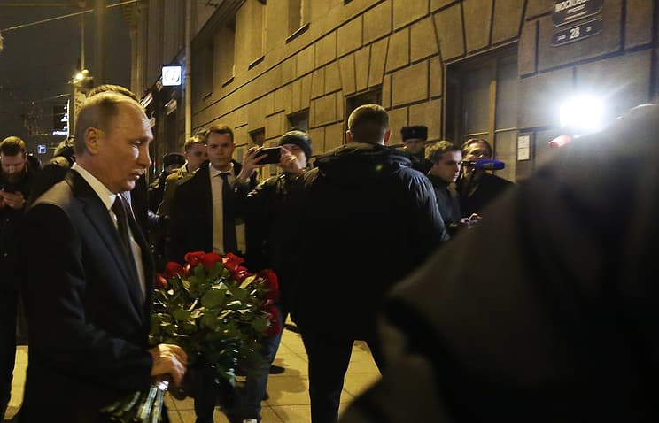 Video: Putin Peterburg metrosidagi portlash qurbonlari xotirasiga hurmat bajo keltirdi