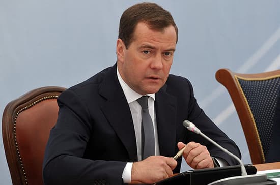 Medvedev Putindan Shavkat Mirziyoyevga salom yo‘lladi