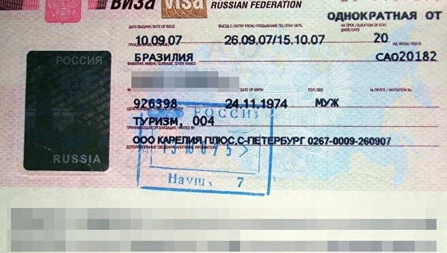 Rossiyada vaqtinchalik yashovchi xorijliklar uchun yangi viza paydo bo‘ldi