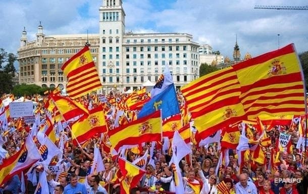 Каталония бир ойда 15 мингта иш ўрнидан айрилди