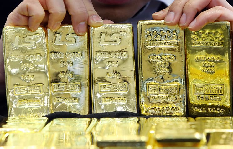 OAV: Honkongda yonida 2,6 mln dollarga teng bo‘lgan tillasi bor erkakni tunab ketishdi 