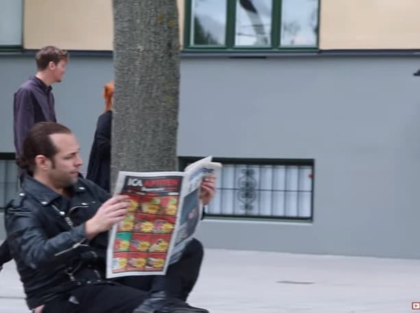 Video: Fokuschi ko‘rinmas stuli bilan yo‘lovchilarni hayratga soldi