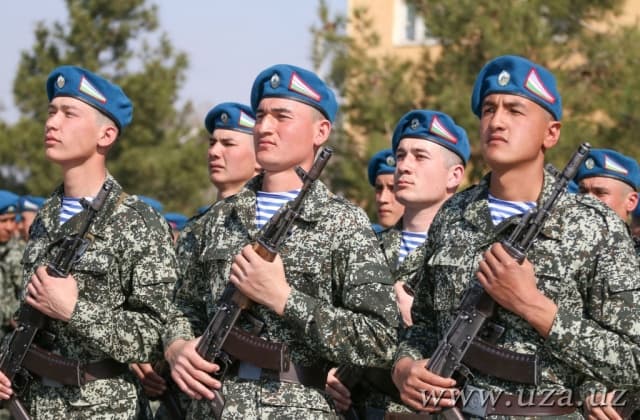 Муддатли ҳарбий хизмат ўтаётганлар олийгоҳларга киришга тайёрланади
