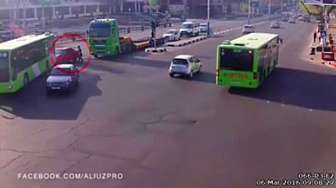 Videojamlanma: Toshkent chorrahalarida sodir etilgan yo‘l transporti hodisalari