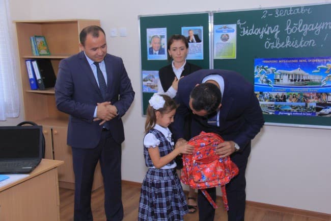 Toshkentdagi 31 maktabning 2904 nafar 1-sinf o‘quvchisiga "Prezident sovg‘asi" topshirildi