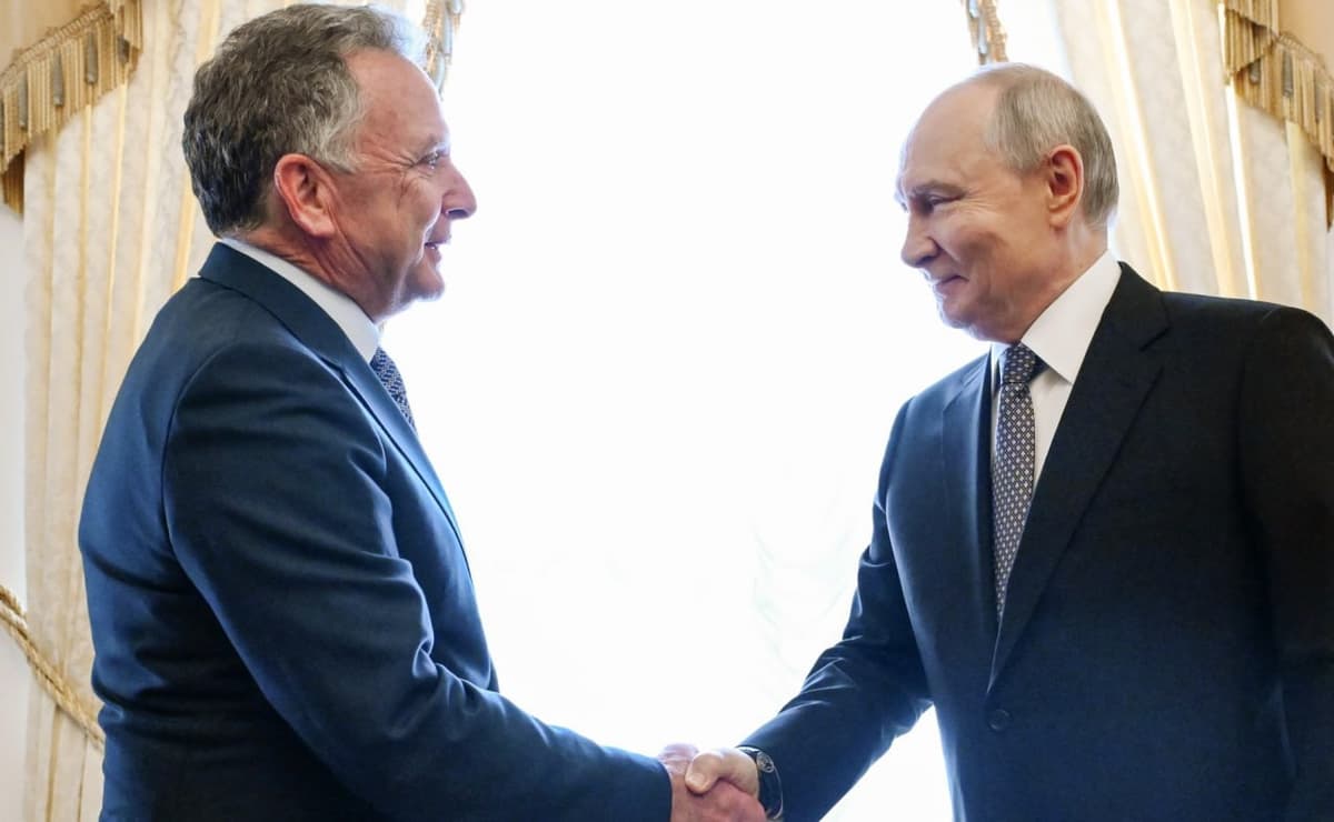 «Ish yakunga qarab bormoqda». Putin Ukraina bilan uch tomonlama muzokaralarni tiklashga tayyor