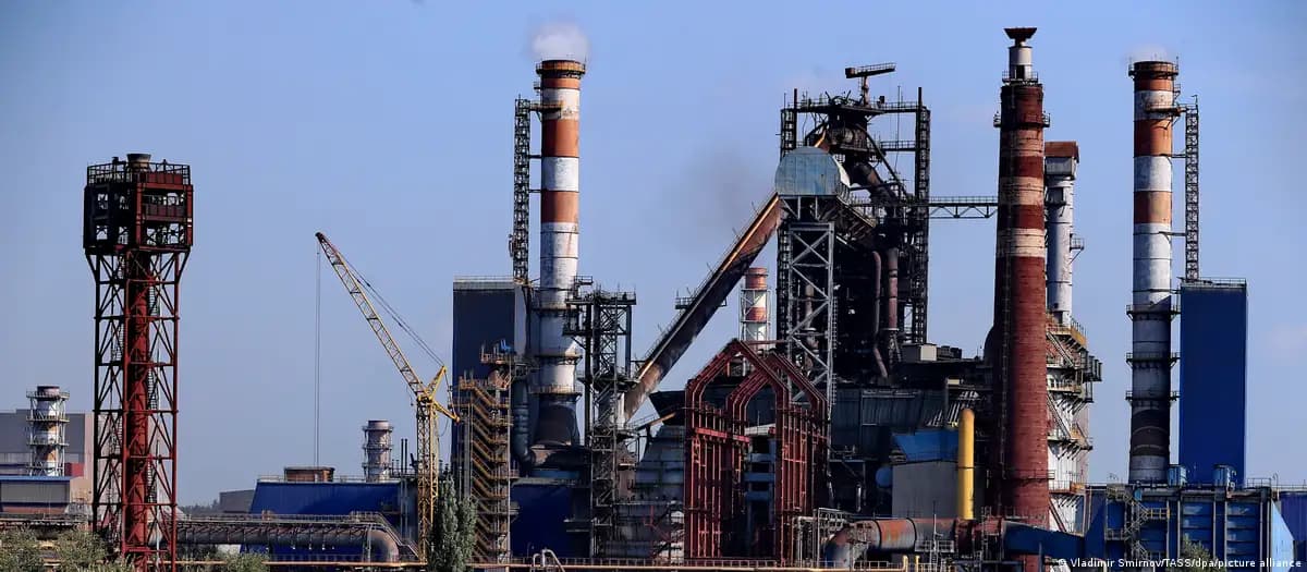 Exilenova+: Lipetskda dronlar hujumidan keyin metallurgiya kombinati yonmoqda