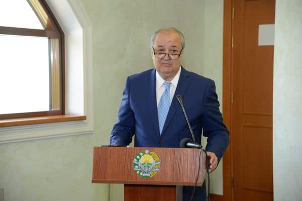 Abdulaziz Komilov valyuta bozori va bank-moliya tizimini liberallashtirishni taklif qildi