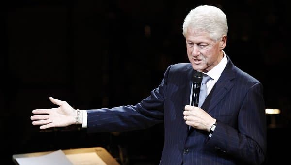 Bill Klinton Obamacare islohotini “yer yuzidagi o‘ta jinnilik” deb atadi