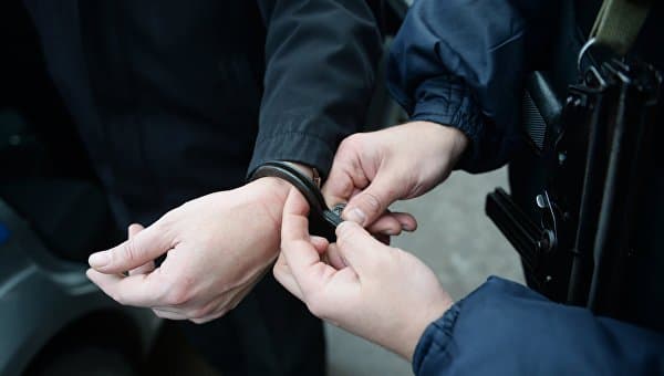 Rossiyada o‘zbekistonlik shaxs politsiyachilarga qaychi bilan hujum qildi