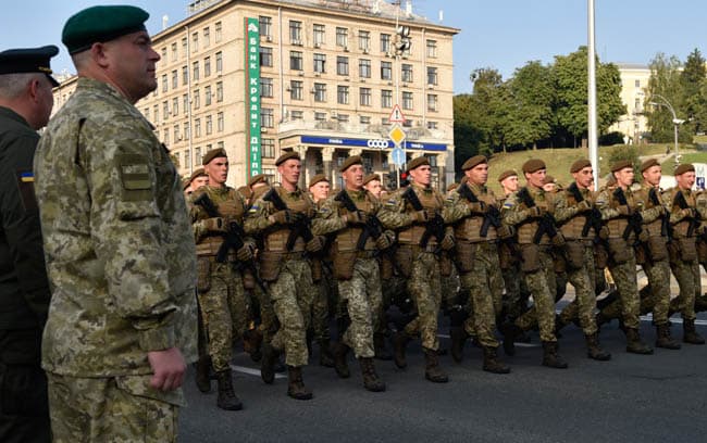 Ukrainada armiyaga zaxiradagi zobitlar chaqirilishi mumkin