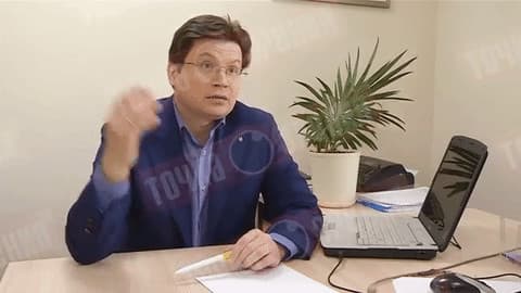 Kirovlik siyosatchi intervyusida kutilmagan hodisa kameraga muhrlandi
