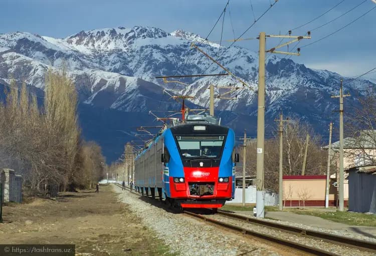 В Узбекистане предлагают с 2030 года перейти на безналичную оплату проезда в пригородных поездах и автобусах