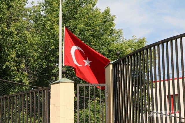 Turkiyada «xoinlar qabristoni» ochildi. Birinchi ko‘milgan harbiydan oilasi kechib yubordi