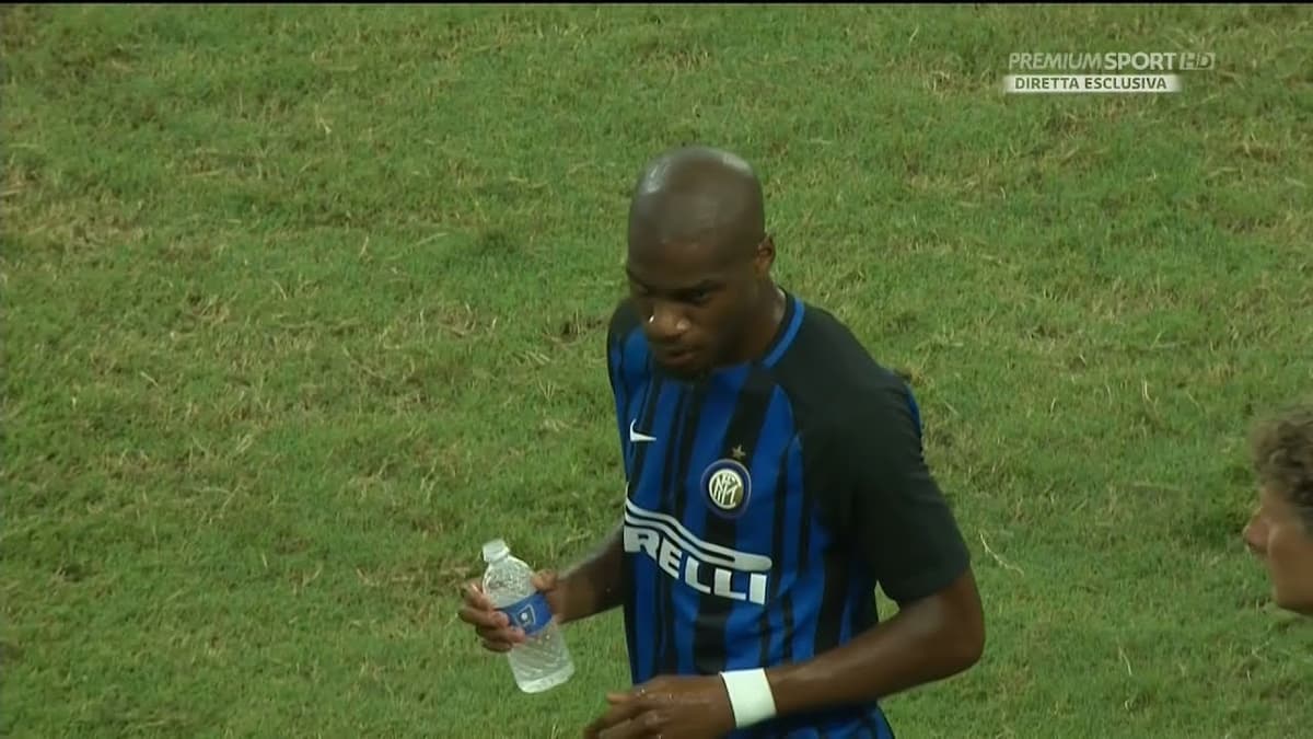 «Inter» futbolchisi «Chelsi» bilan o‘yinda maydon markazidan avtogol urdi