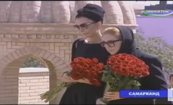Tatyana Karimova va Lola Karimova prezident qabriga guldasta qo‘ydi (Video)