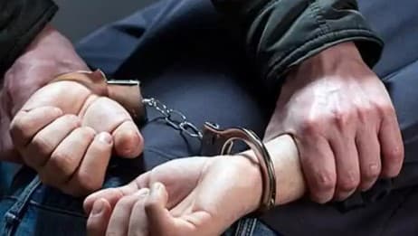 «Abu Saxiy» bozori yonida mashinani qo‘lbola pult yordamida ochib, o‘g‘irlik sodir etgan shaxs ushlandi