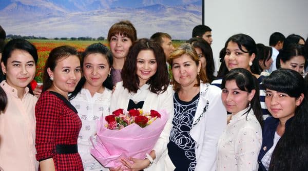 Kinoaktyorlar va talabalar uchrashuvida milliy kino yoshlarni “ommaviy madaniyat”ning salbiy ta'siridan asrayotgani ta'kidlandi